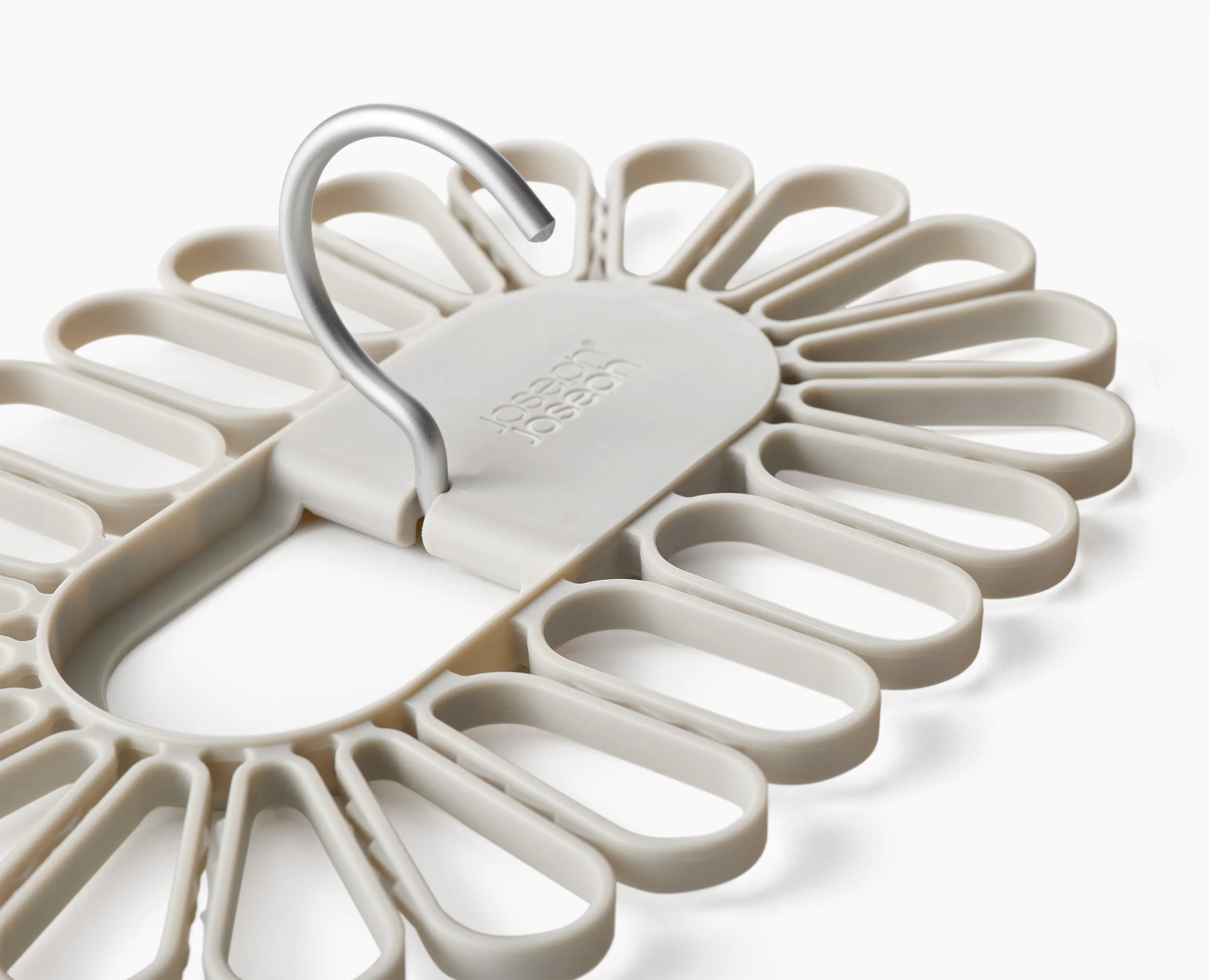 2-Piece AirFrame™ 16m & Petal™ 22-Piece Clothes Airer Set - Image 7