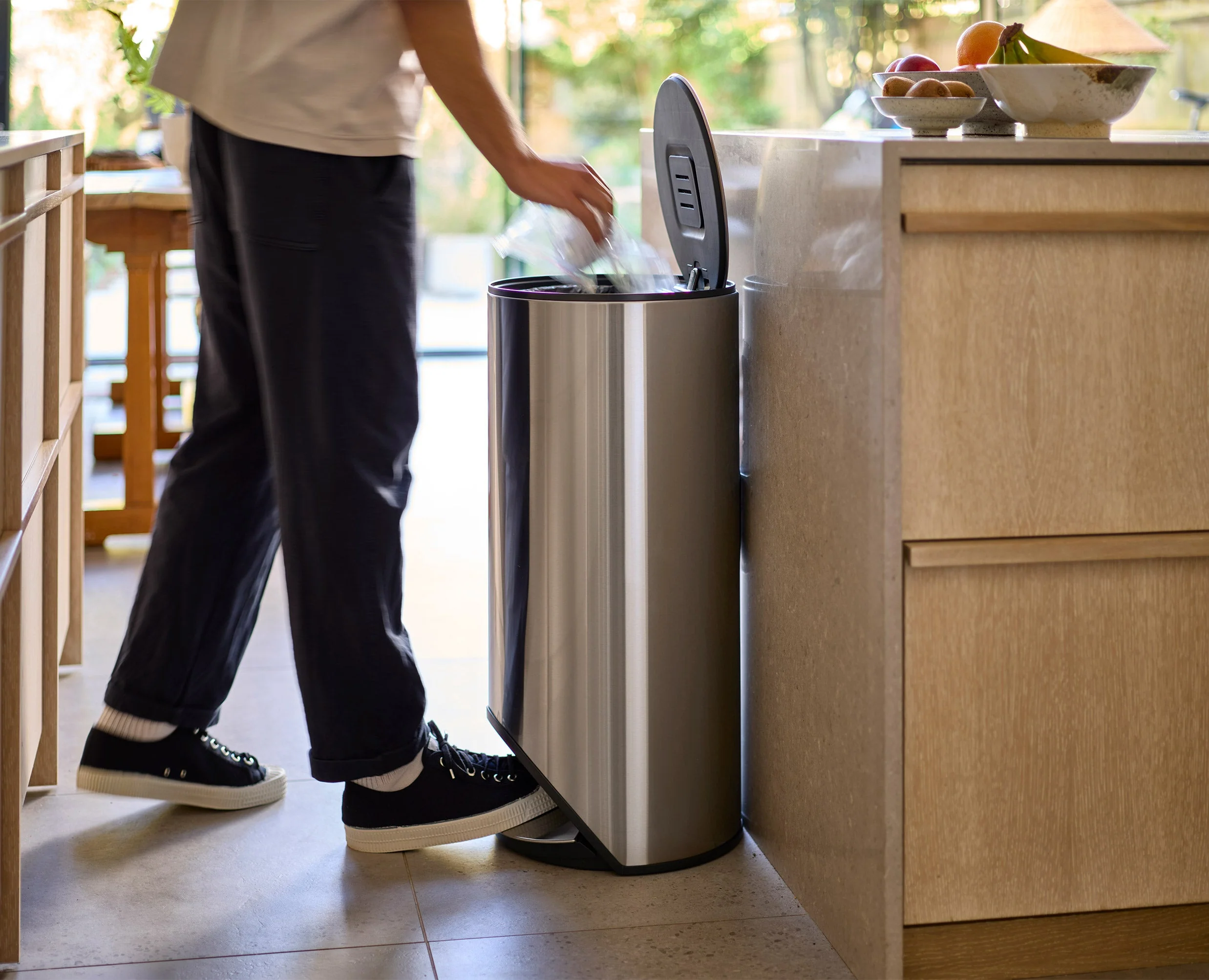 Arc™ 30L Easy-push Stainless-steel Pedal Bin Starter Set - Image 2