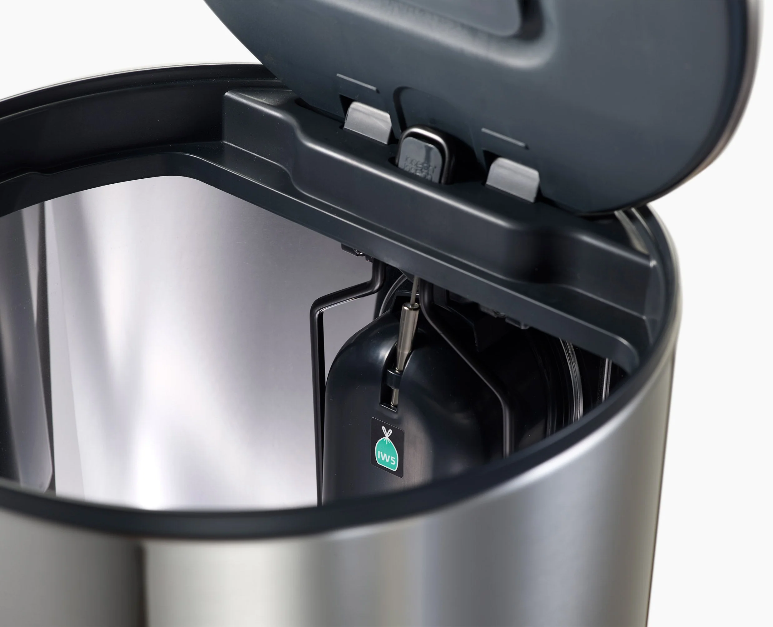 Arc™ 30L Easy-push Stainless-steel Pedal Bin Starter Set - Image 6
