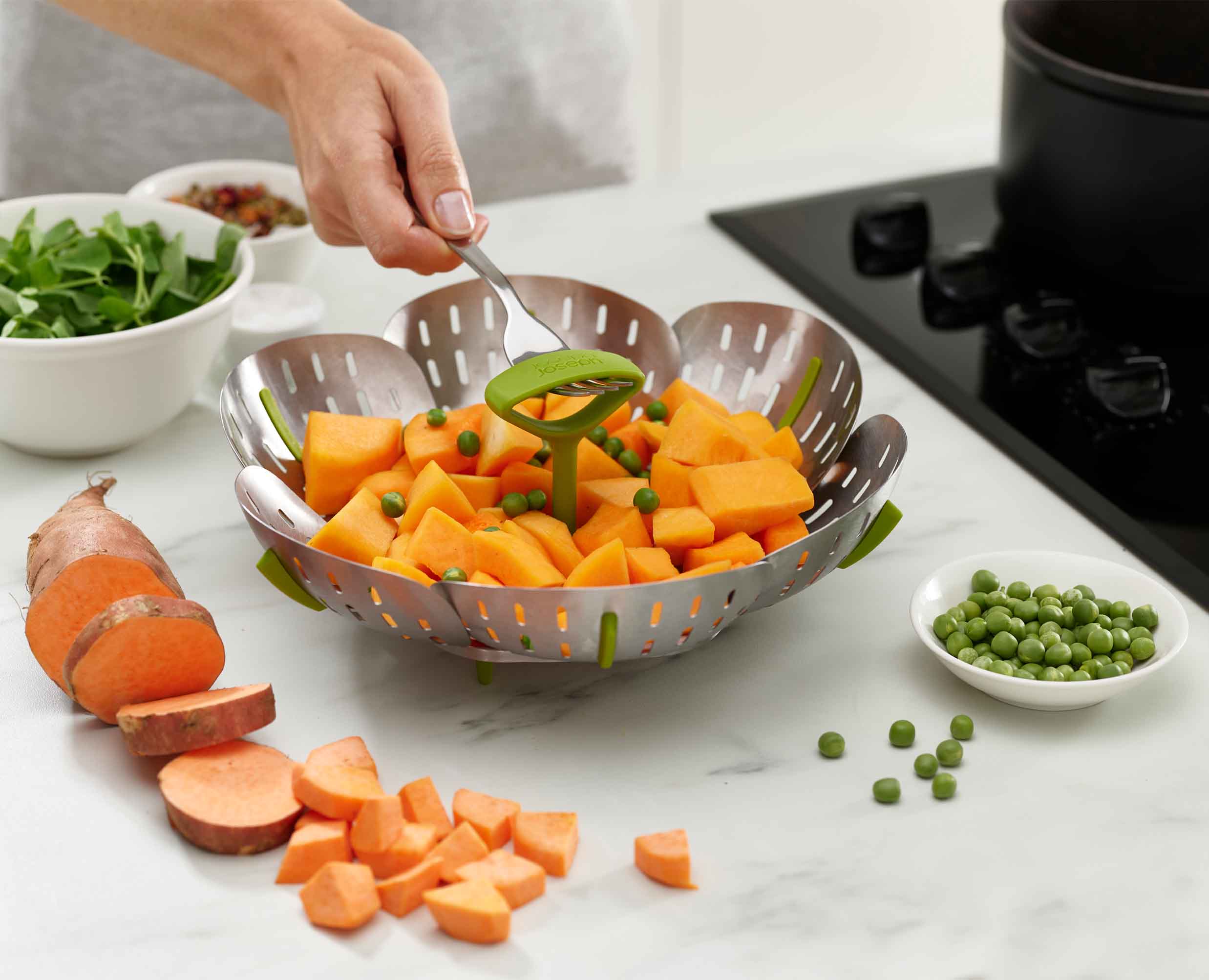 Bloom™ Stainless-steel Folding Steamer Basket - Image 4