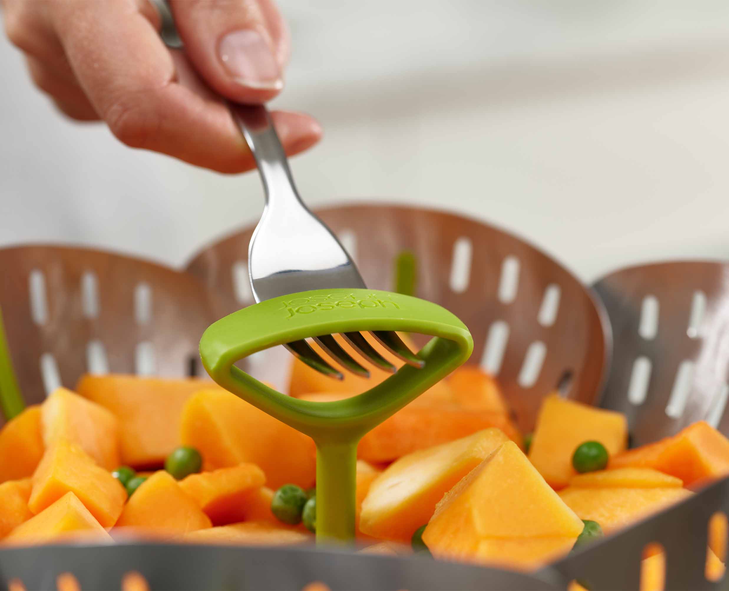 Bloom™ Stainless-steel Folding Steamer Basket - Image 5
