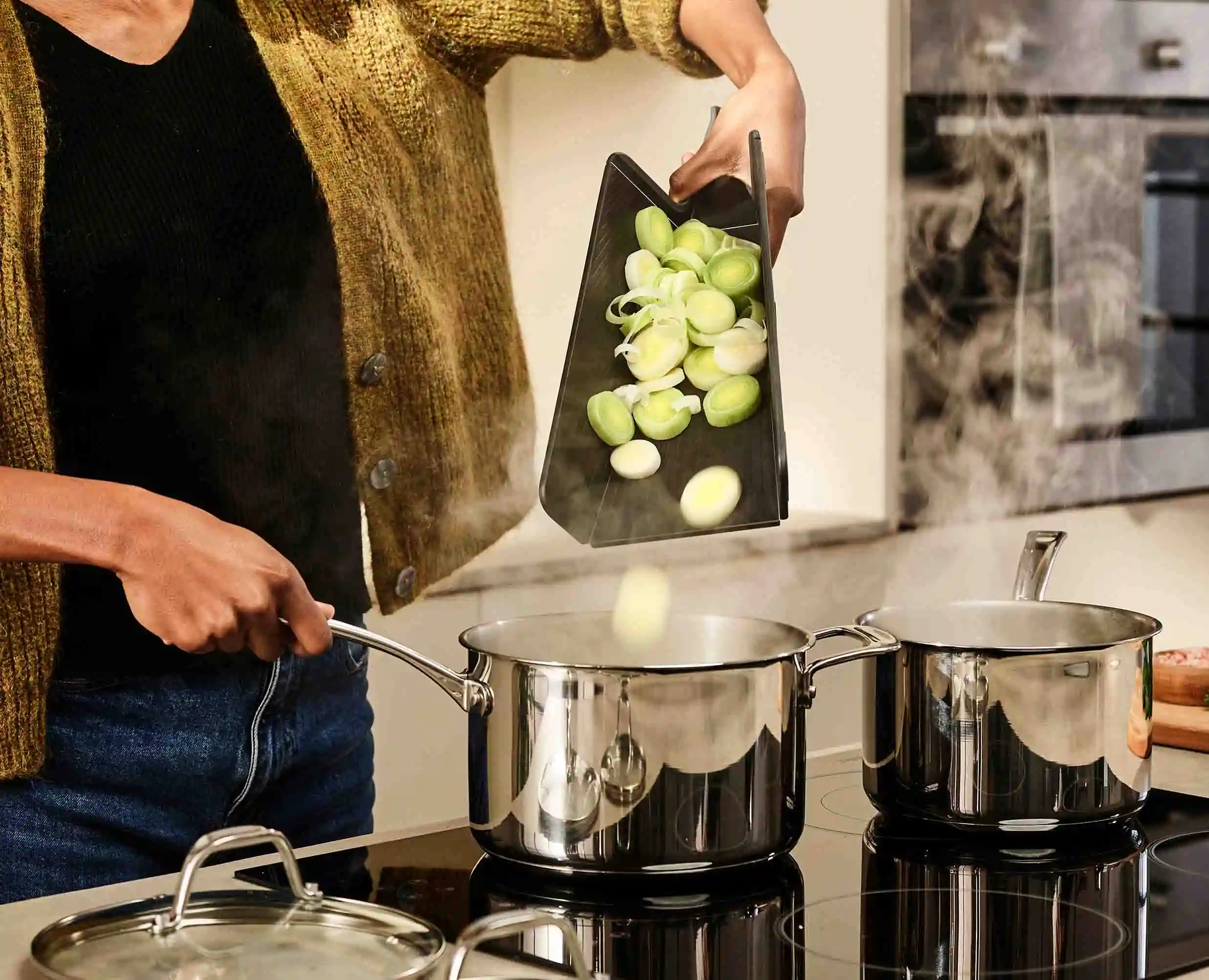 Chop2Pot™ Plus Black Folding Chopping Board - Image 3