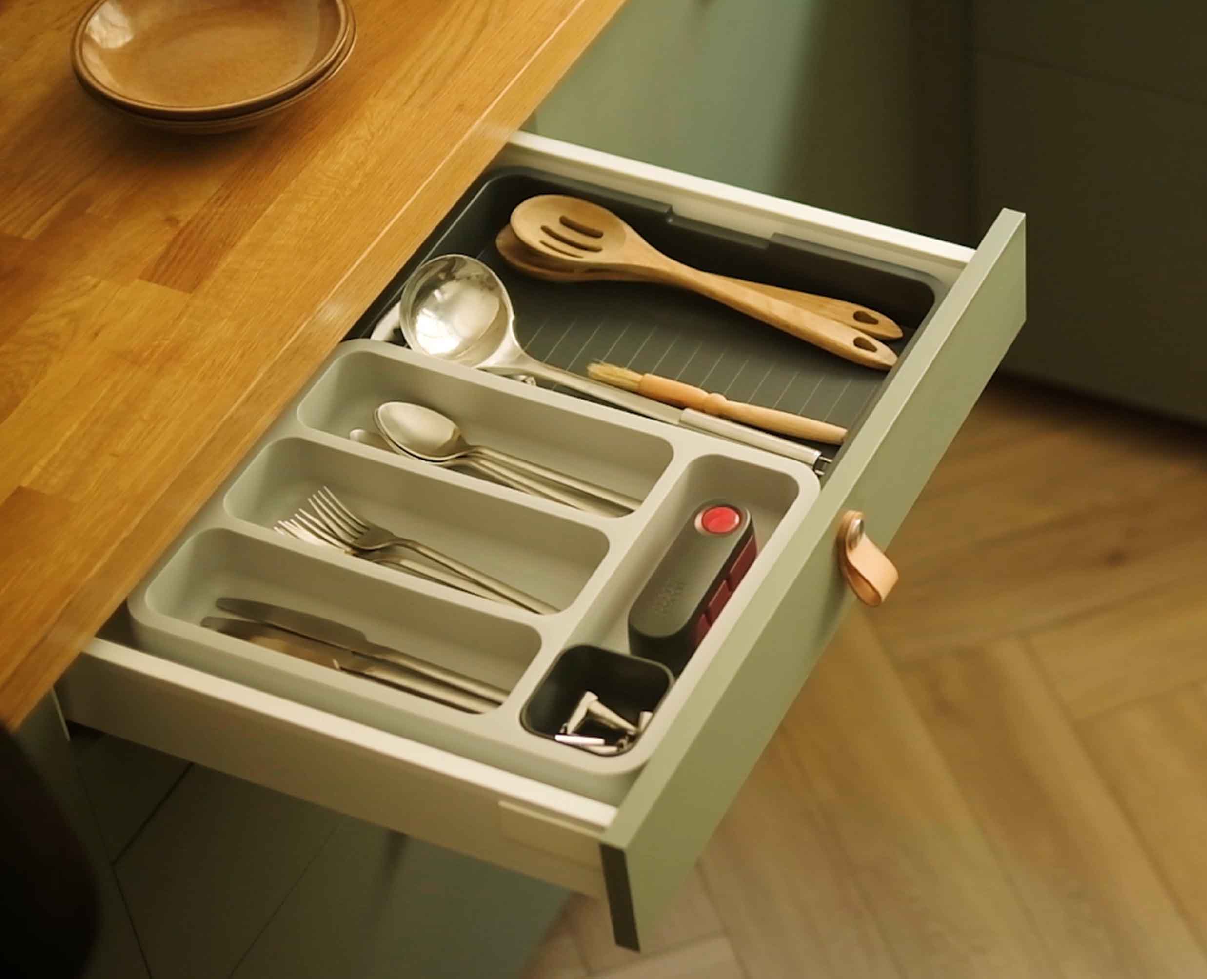 DrawerStore™ Grey Expandable Cutlery Tray - Image 3