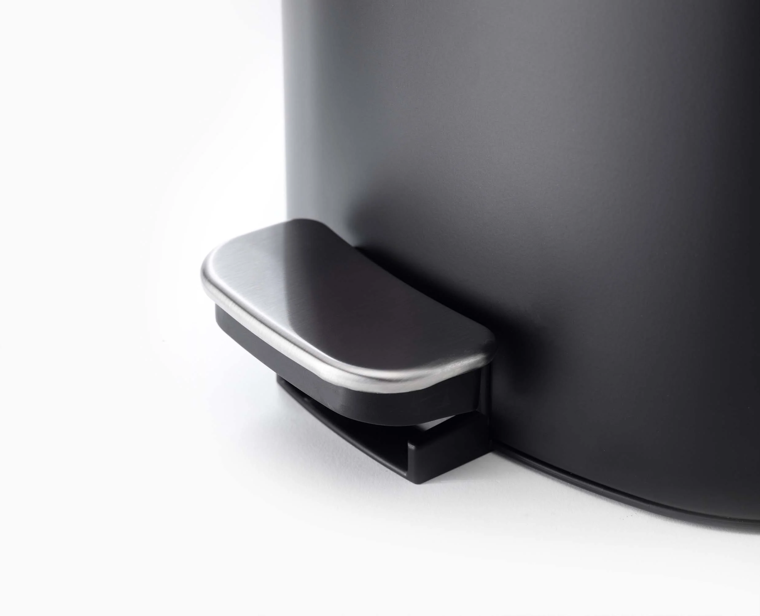 EasyStore™ 5L Matt Black Bathroom Pedal Bin - Image 5