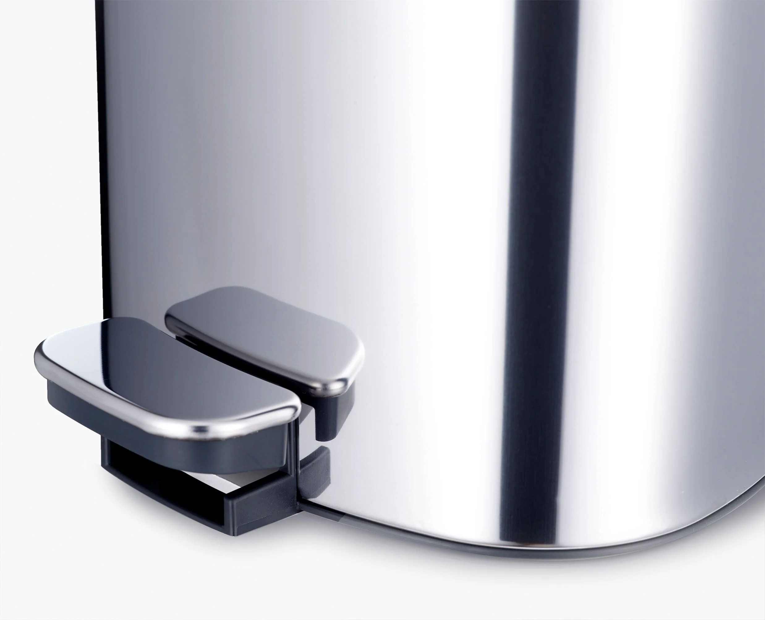 EasyStore™ Luxe 5L Stainless-steel Bathroom Pedal Bin - Image 5