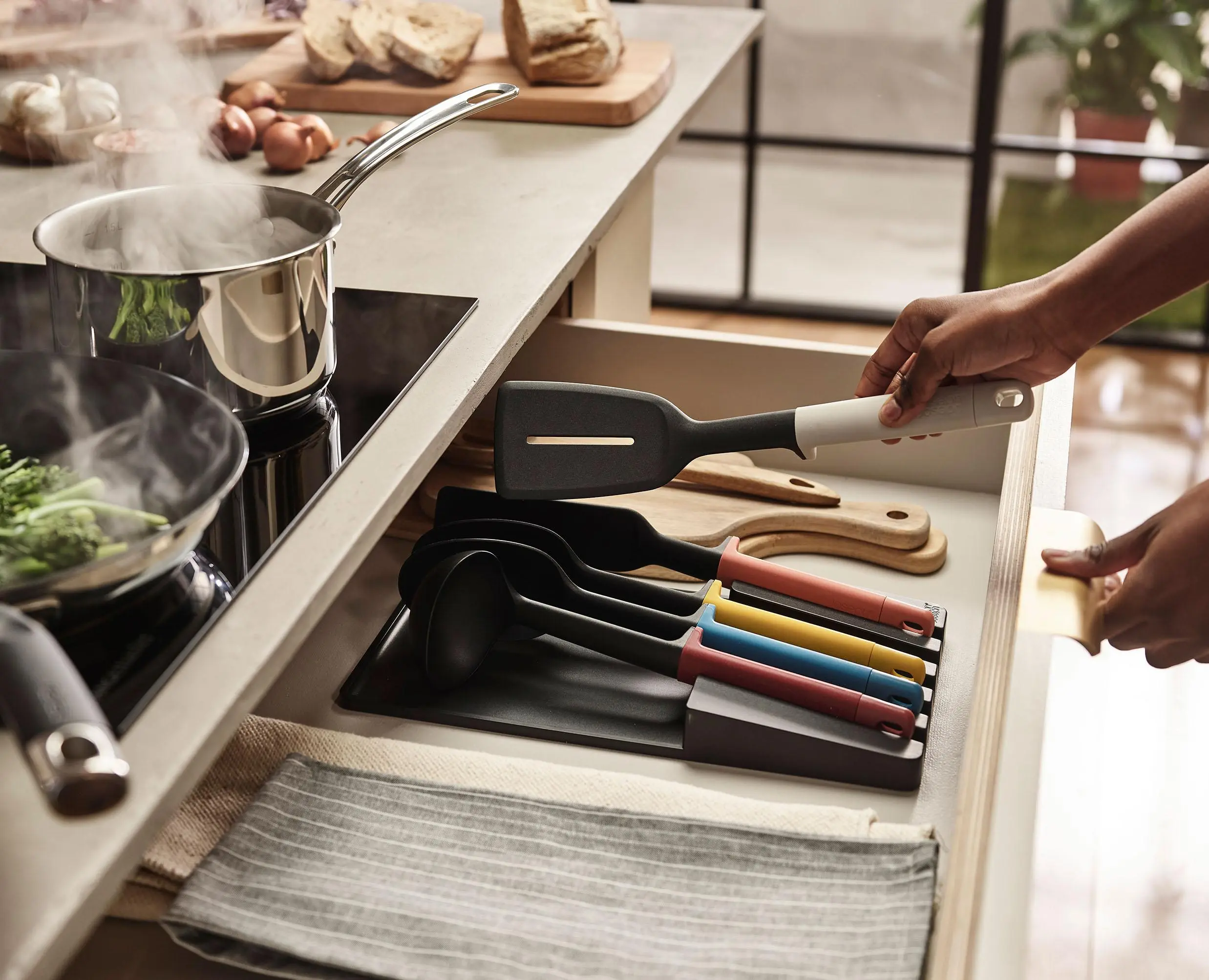 Elevate™ 5-piece Multicolour In-drawer Utensil Set - Image 3