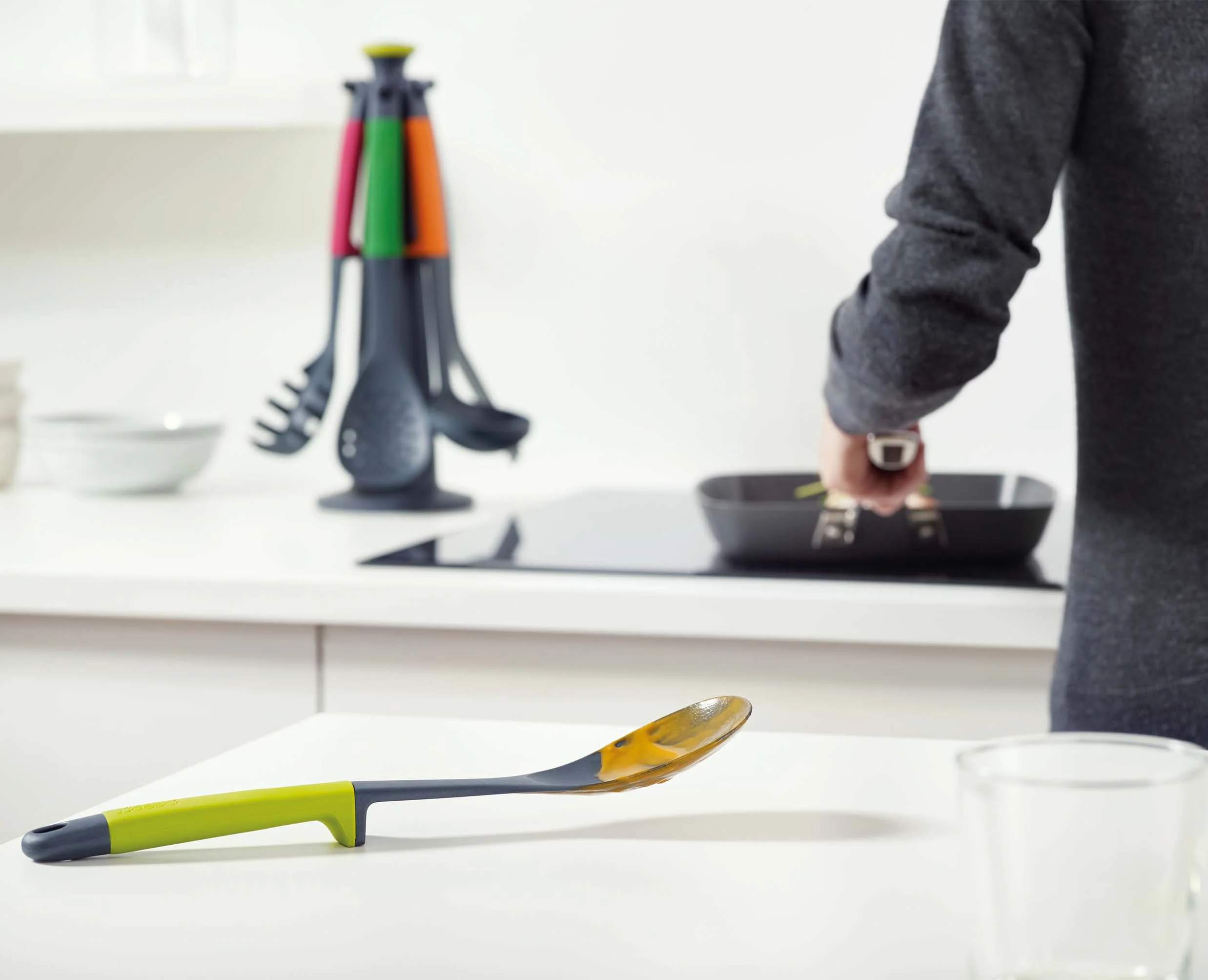 Elevate⢠Carousel 6-piece Multicolour Utensil Set - Image 3