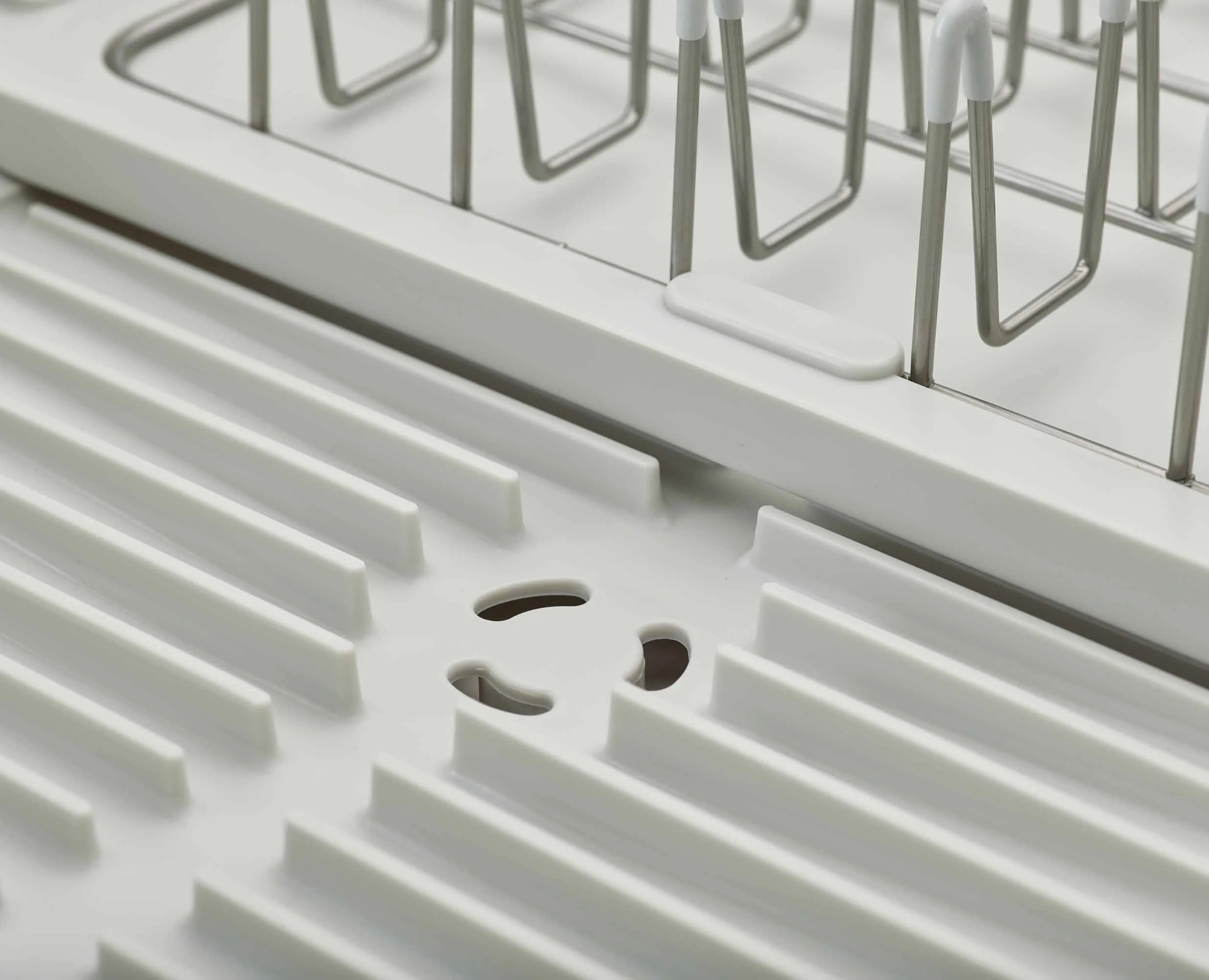 Extend™ Steel Expandable Stone Dish Drainer - Image 6