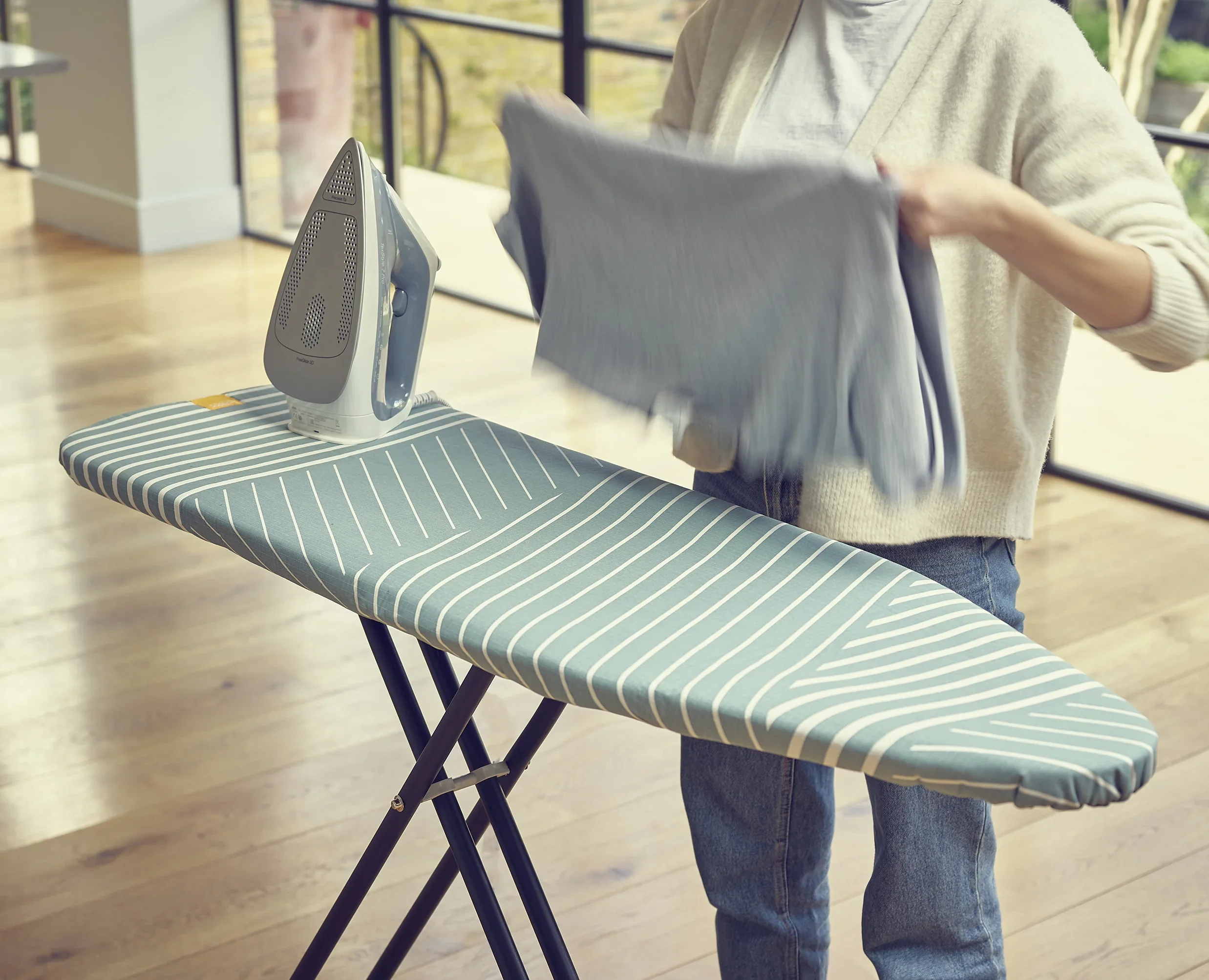 Flexa™ 124-135cm Grey Easy-fit Ironing Board Cover - Image 3