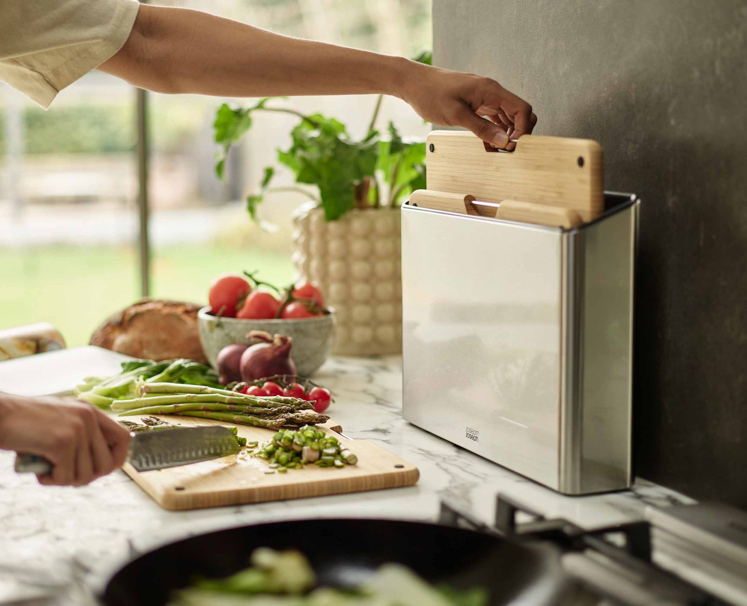 Folio™ Steel 3-Piece Bamboo Chopping Board Set with Stainless-Steel Case - Image 3
