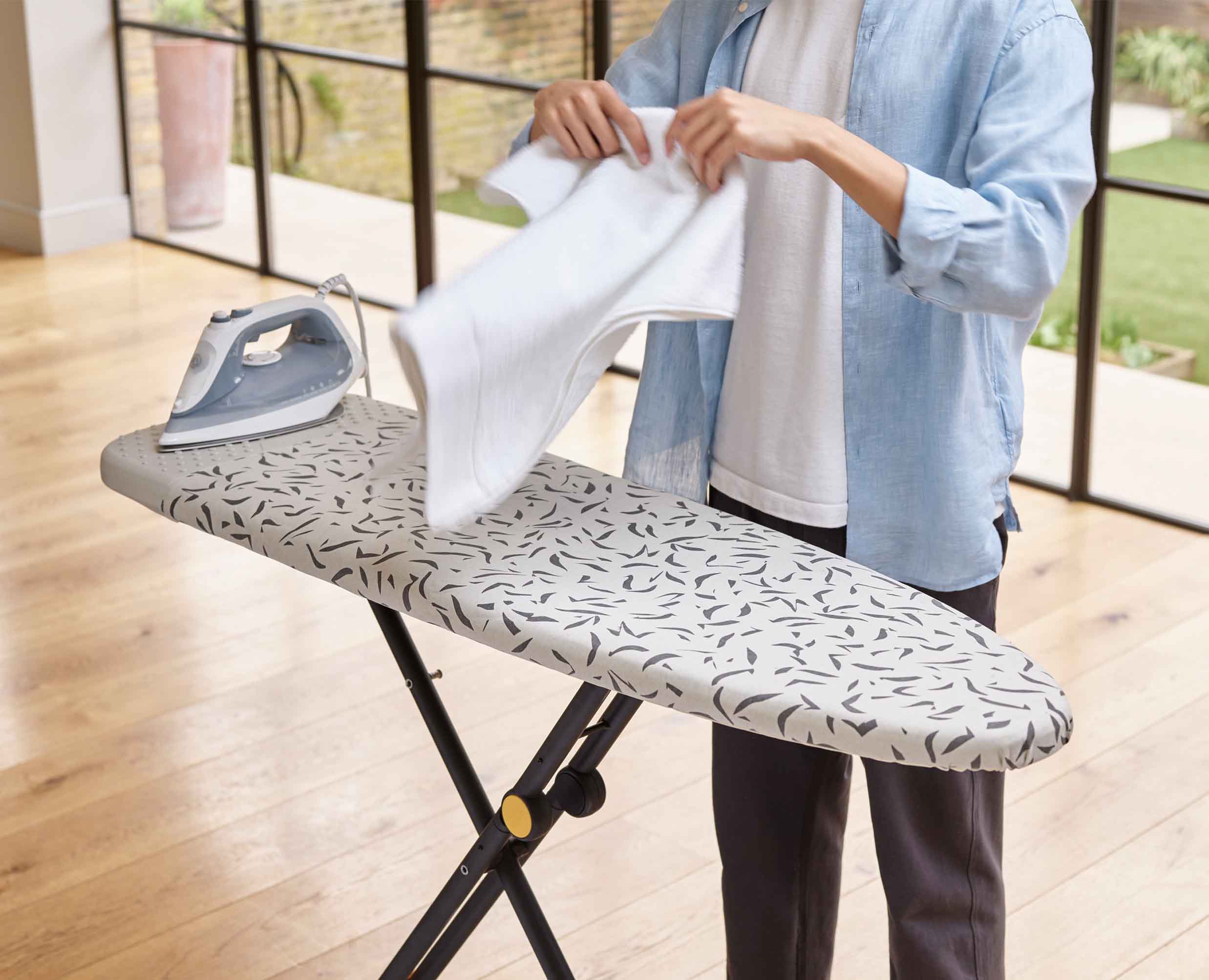 Glide Plus 130cm Ecru Easy-store Ironing Board with Advanced Cover - Image 3