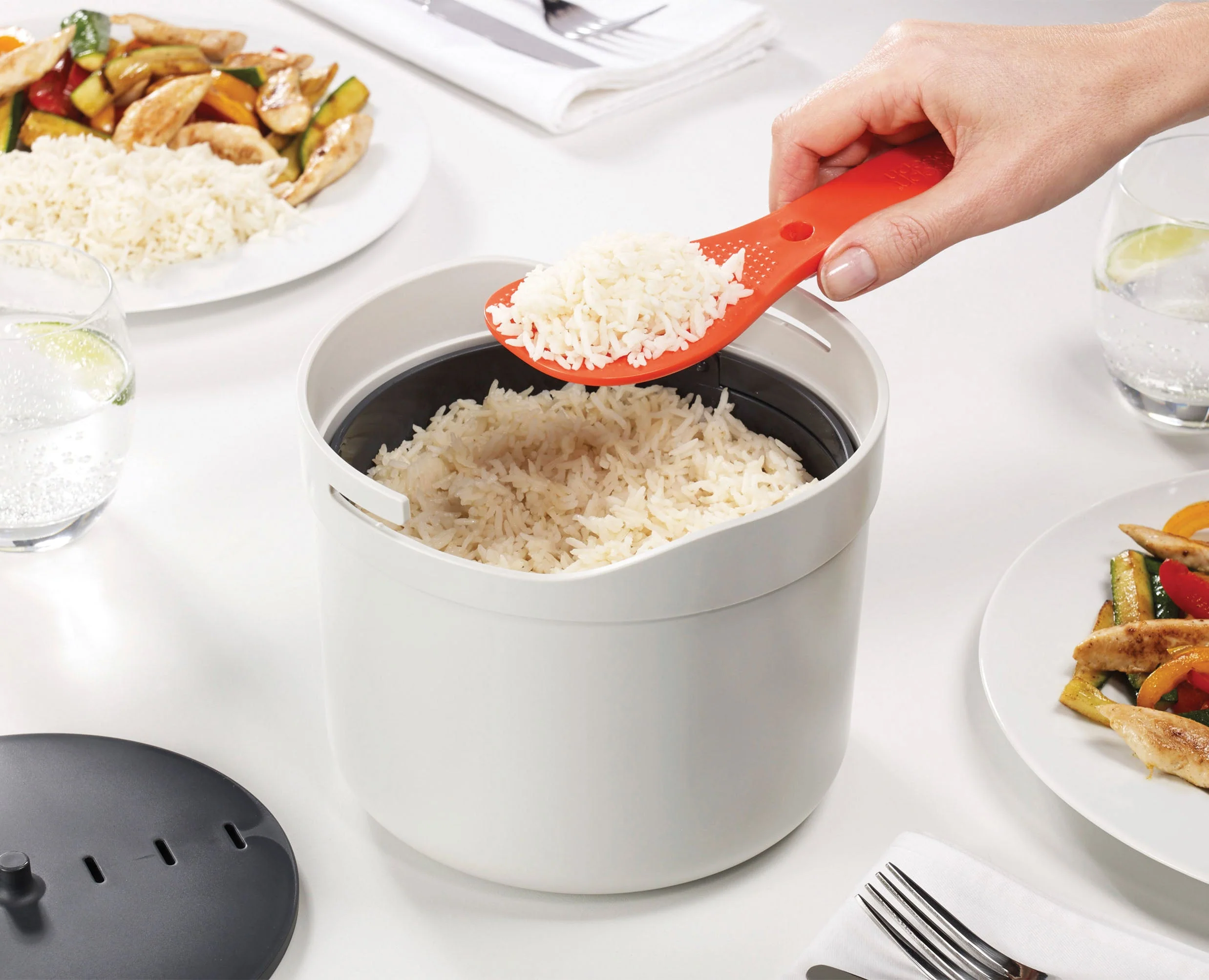 M-Cuisine⢠White Microwave Rice Cooker - Image 3