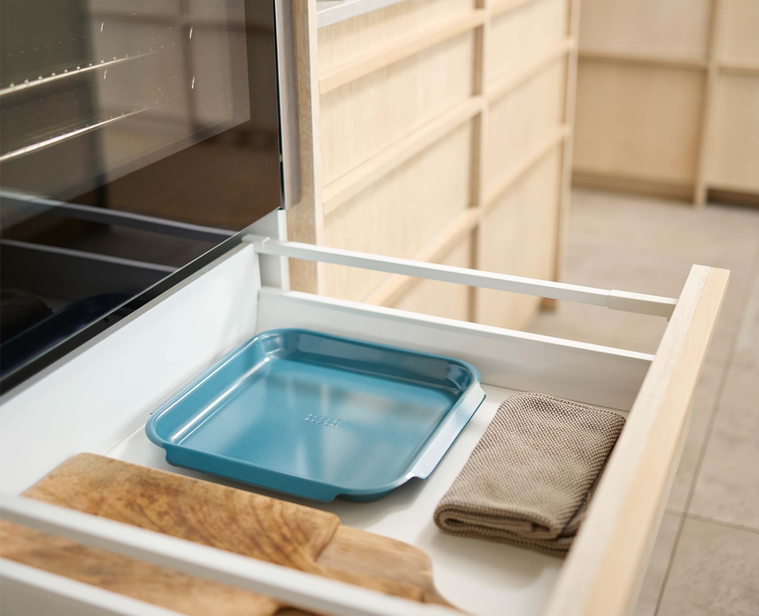 Nest™ Bake Non-Stick Medium Blue Baking Tray - Image 3