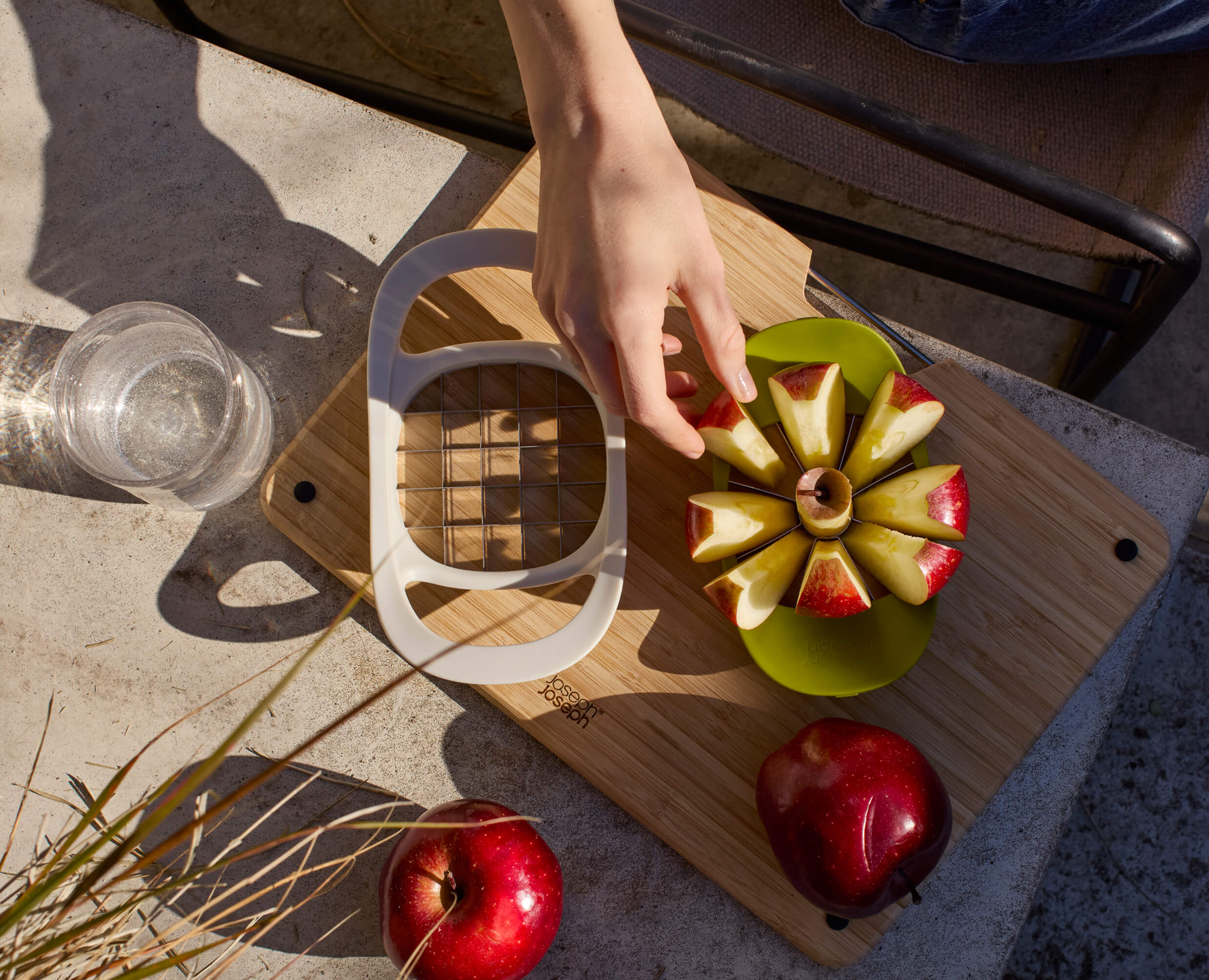 Nest™ Press 2-in-1 Fruit & Vegetable Cutter - Image 5