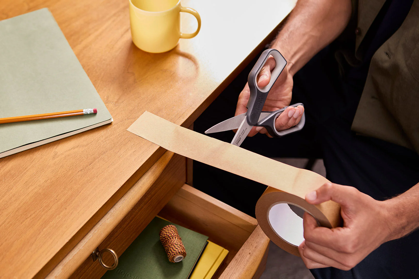 PlusCut™ Grey Scissors with Integrated Box Cutter - Image 4