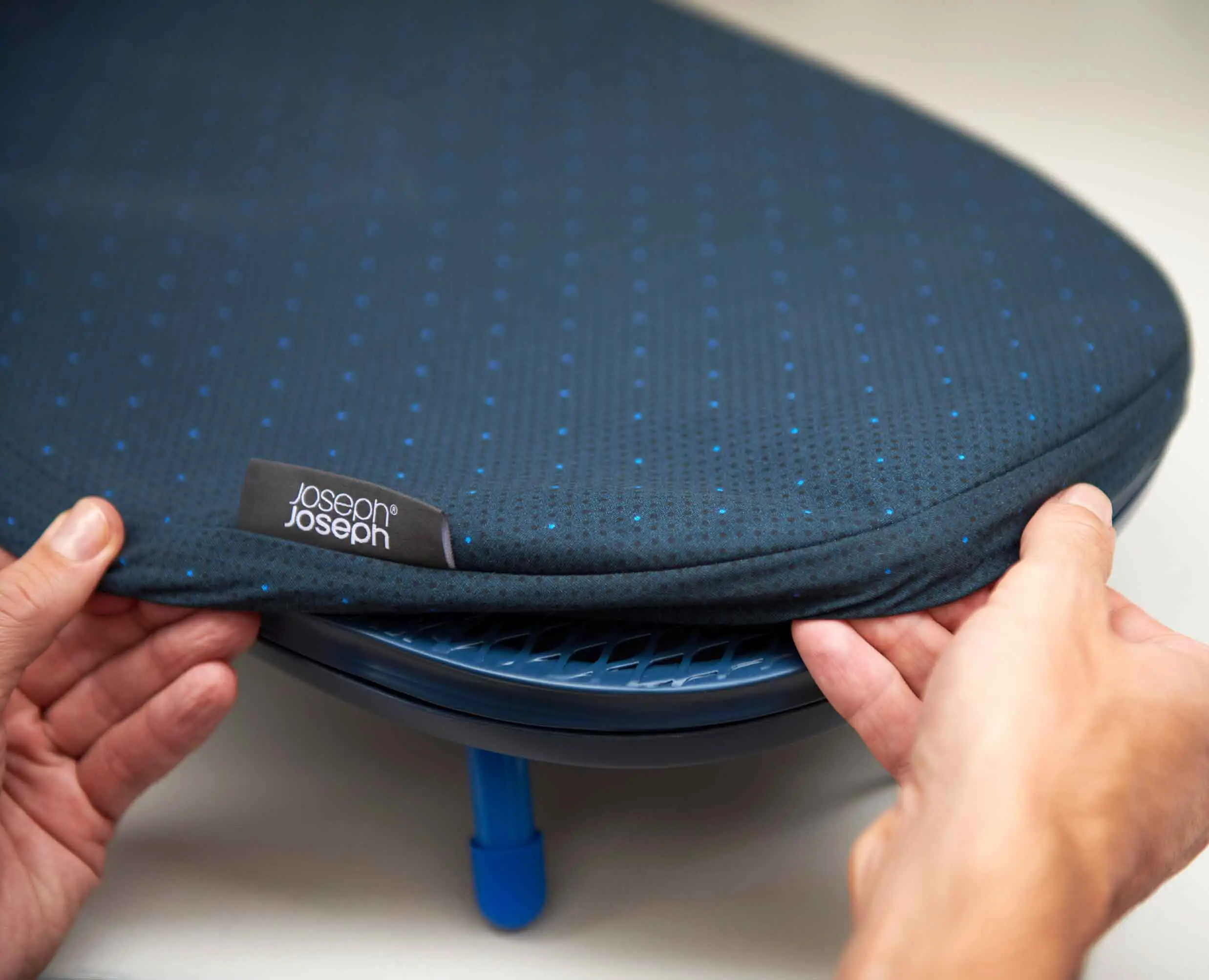Pocket Plus 90cm Advanced Blue Ironing Board Cover - Image 4