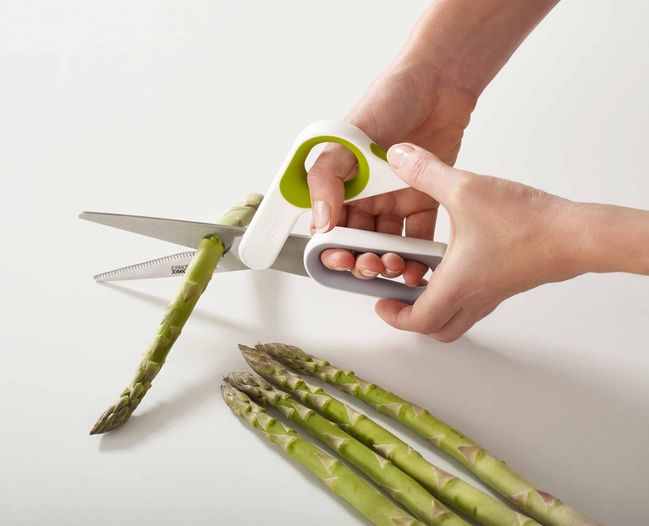 PowerGrip™ Green Kitchen Scissors - Image 5