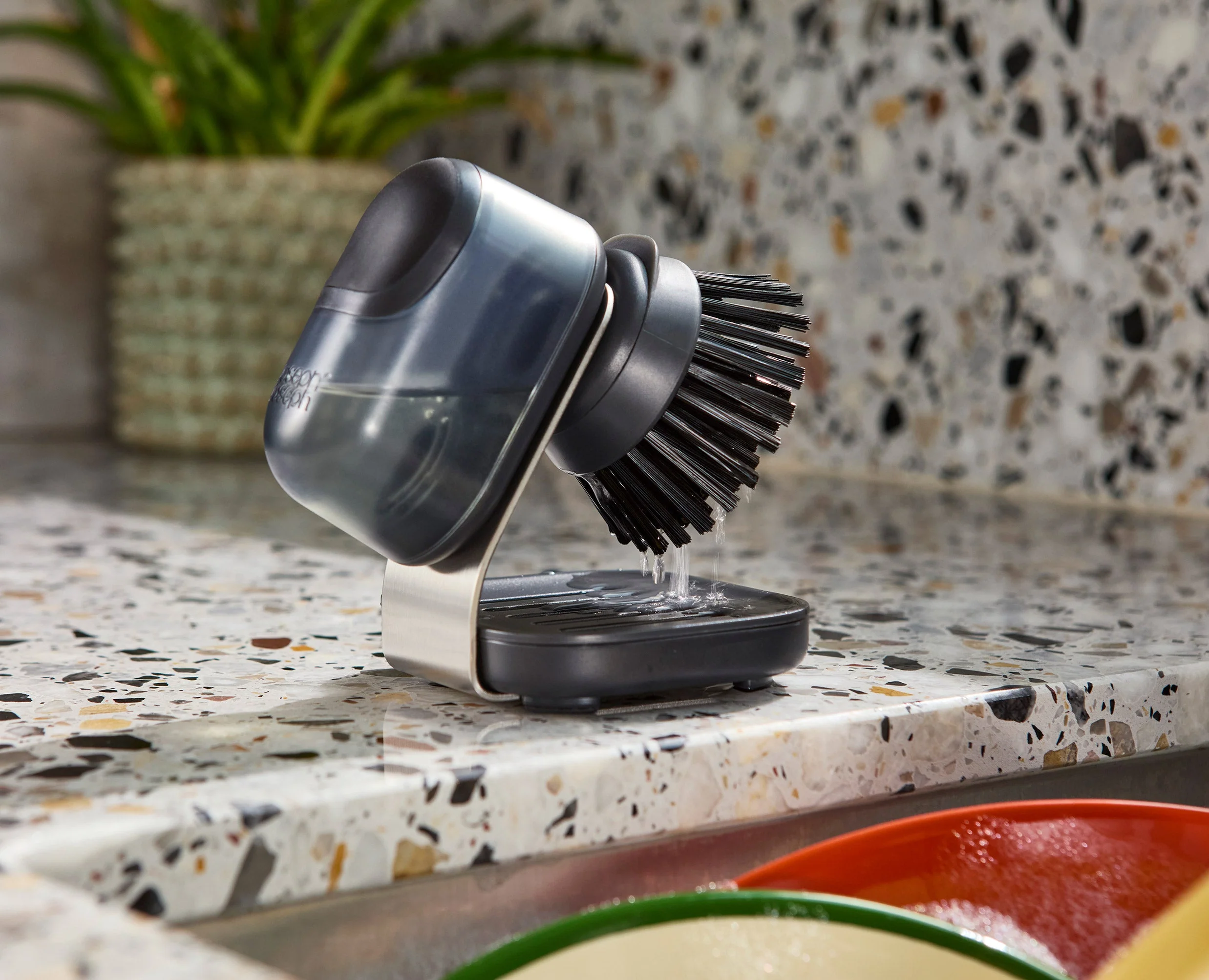 SinkTech™ Compact Soap Dispensing Washing-Up Brush with Steel Stand & Extra Heads - Image 6