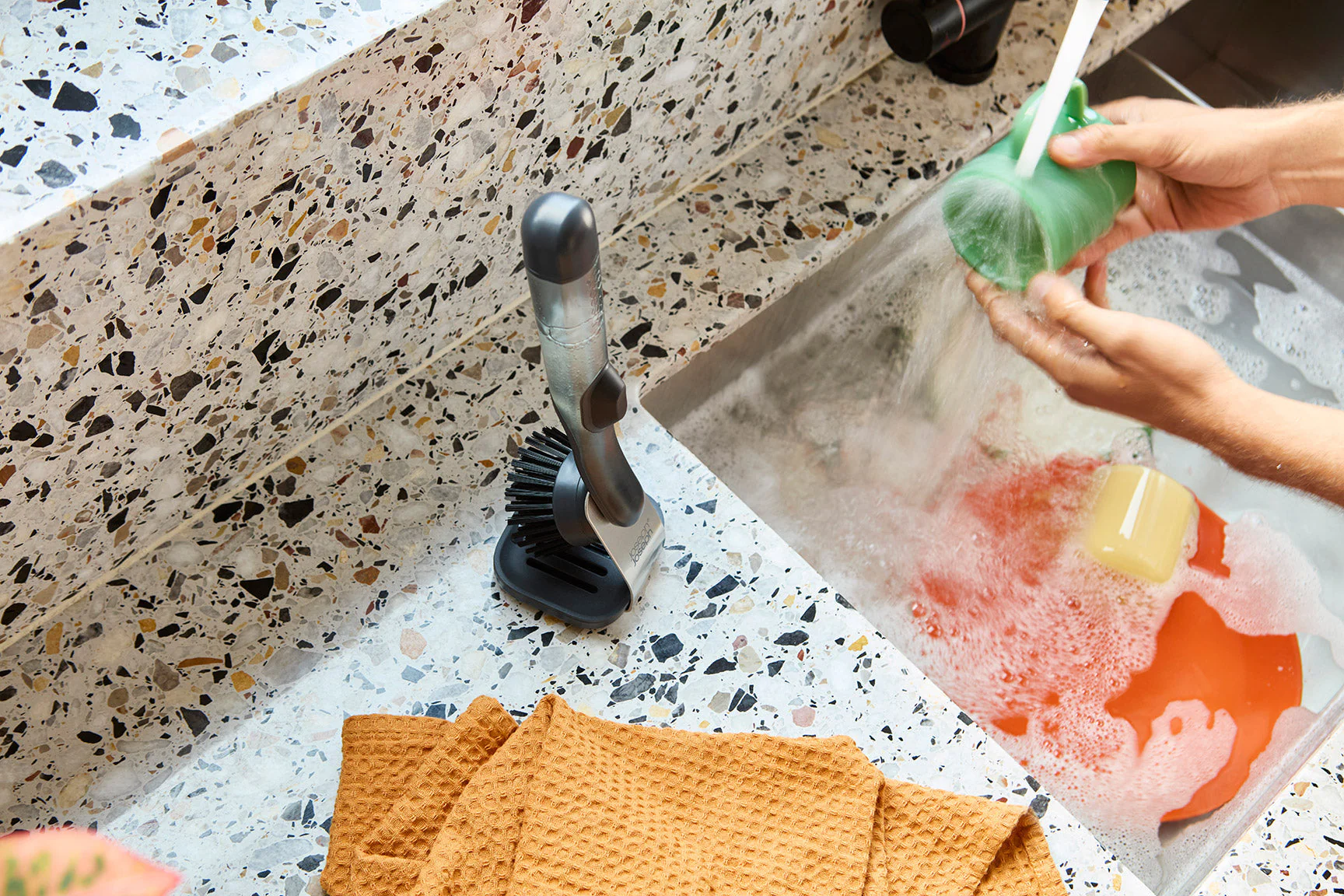 SinkTech™ Soap Dispensing Washing Up Brush with Steel Stand - Image 3