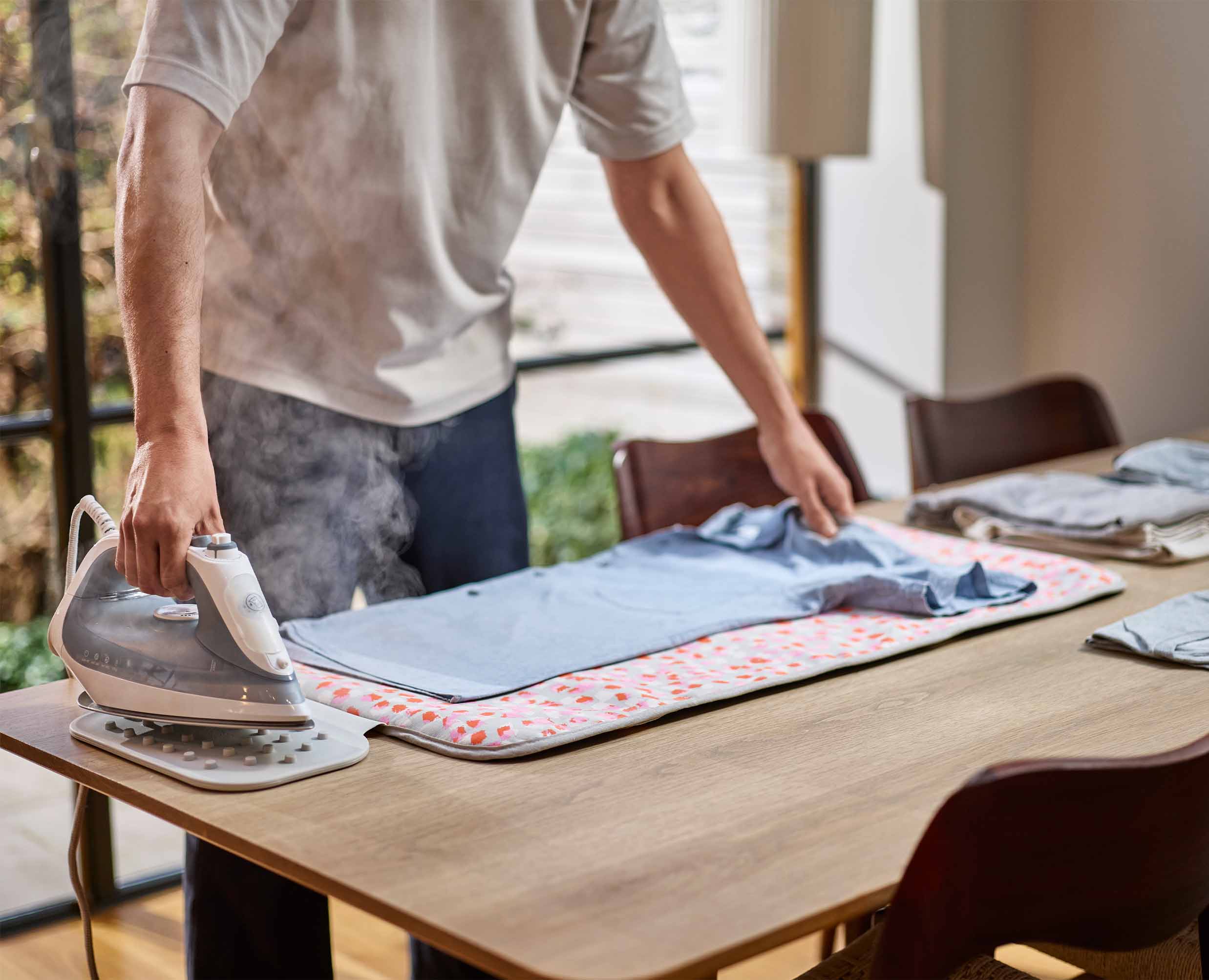Swift™ 90cm Table-top Peach Ironing Mat - Image 3
