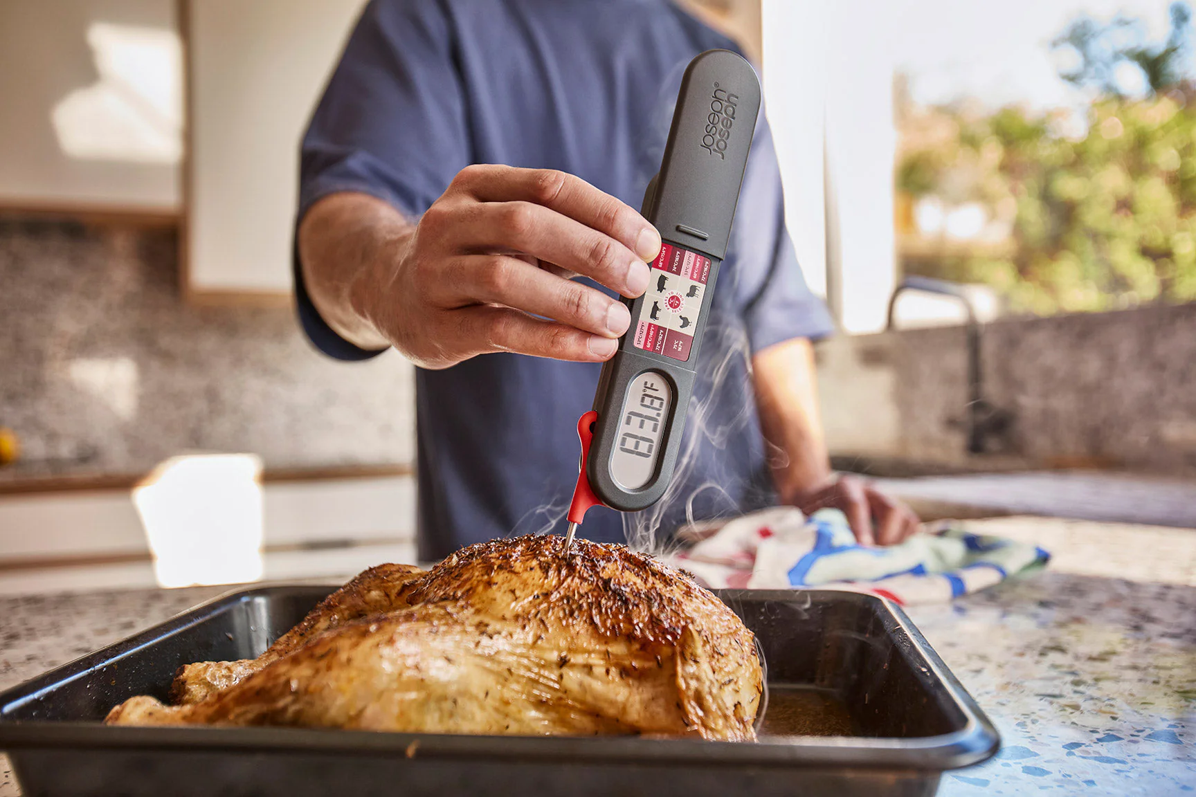 ThermaPoint Black Digital Probe Thermometer - Image 3
