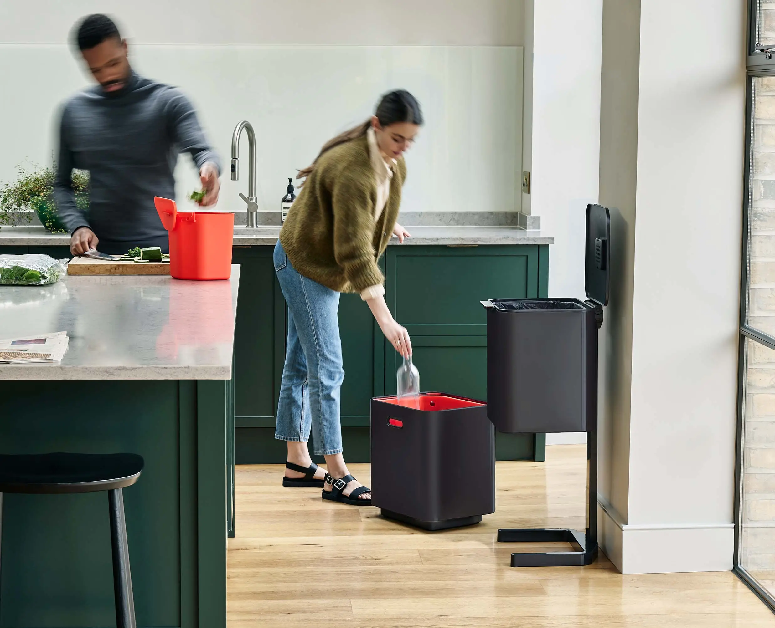 Totem Max 60L Black Waste & Recycling Bin - Image 3