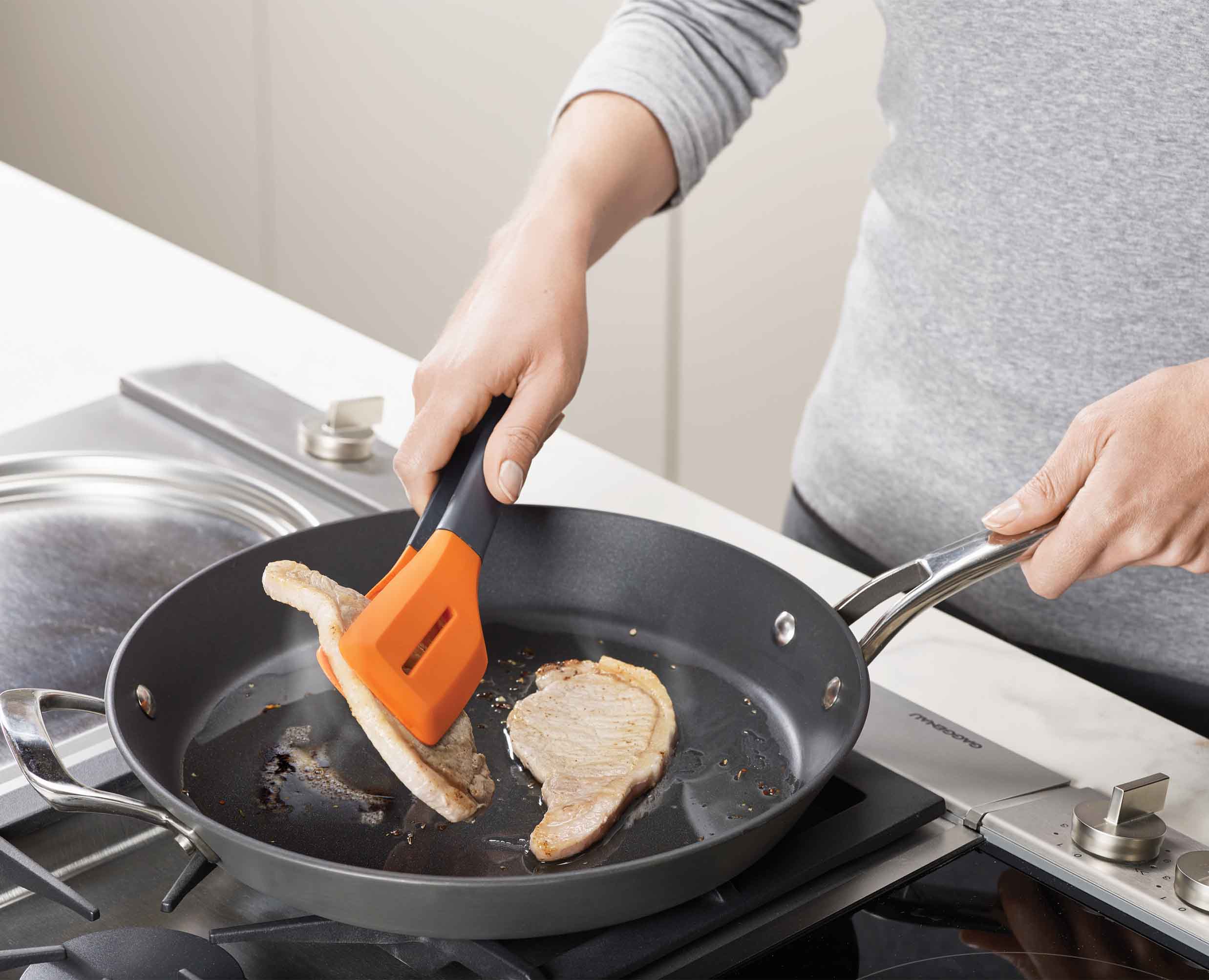 Turner Tongs - Image 3