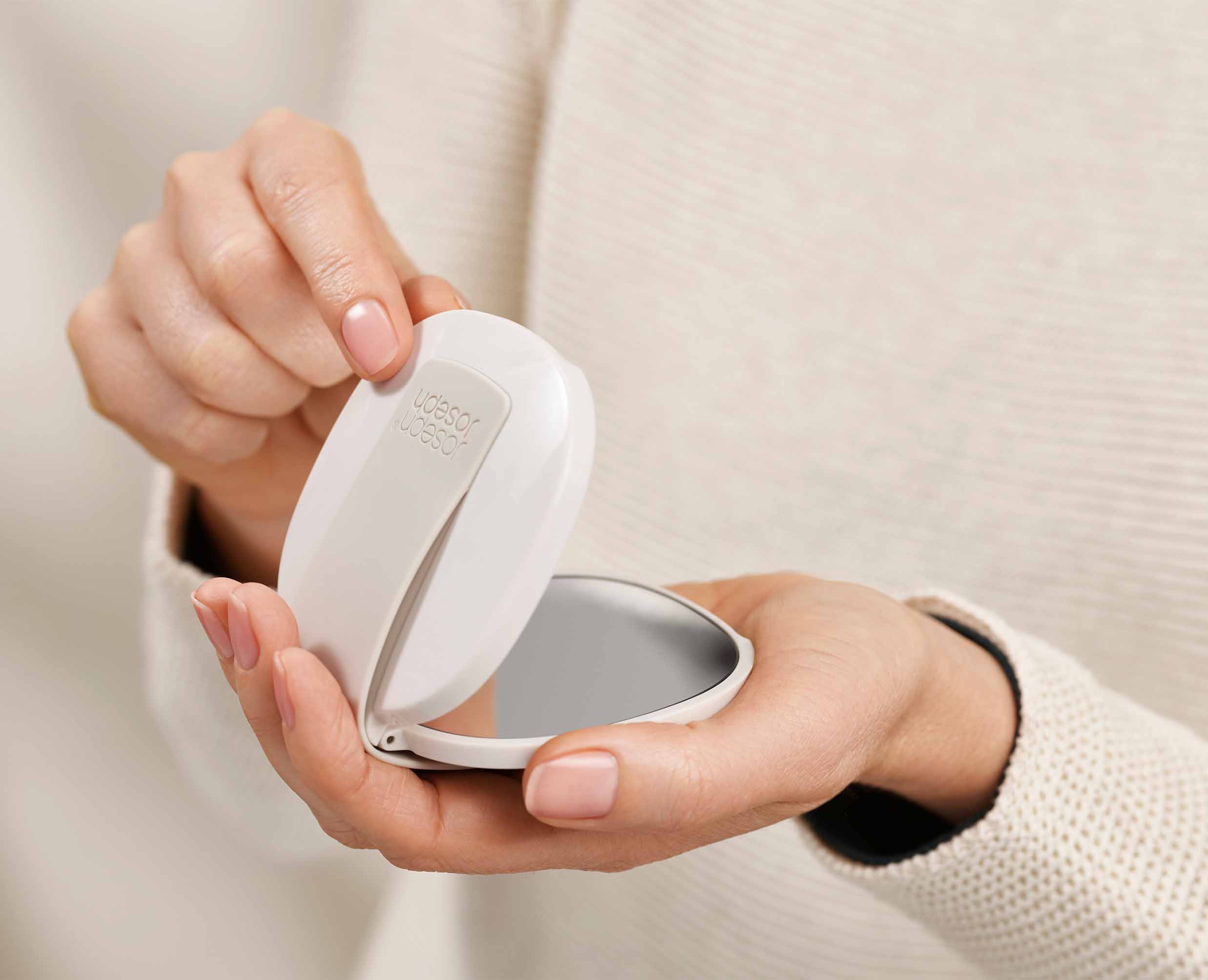 Viva 2-in-1 Compact Magnifying Mirror - Image 3