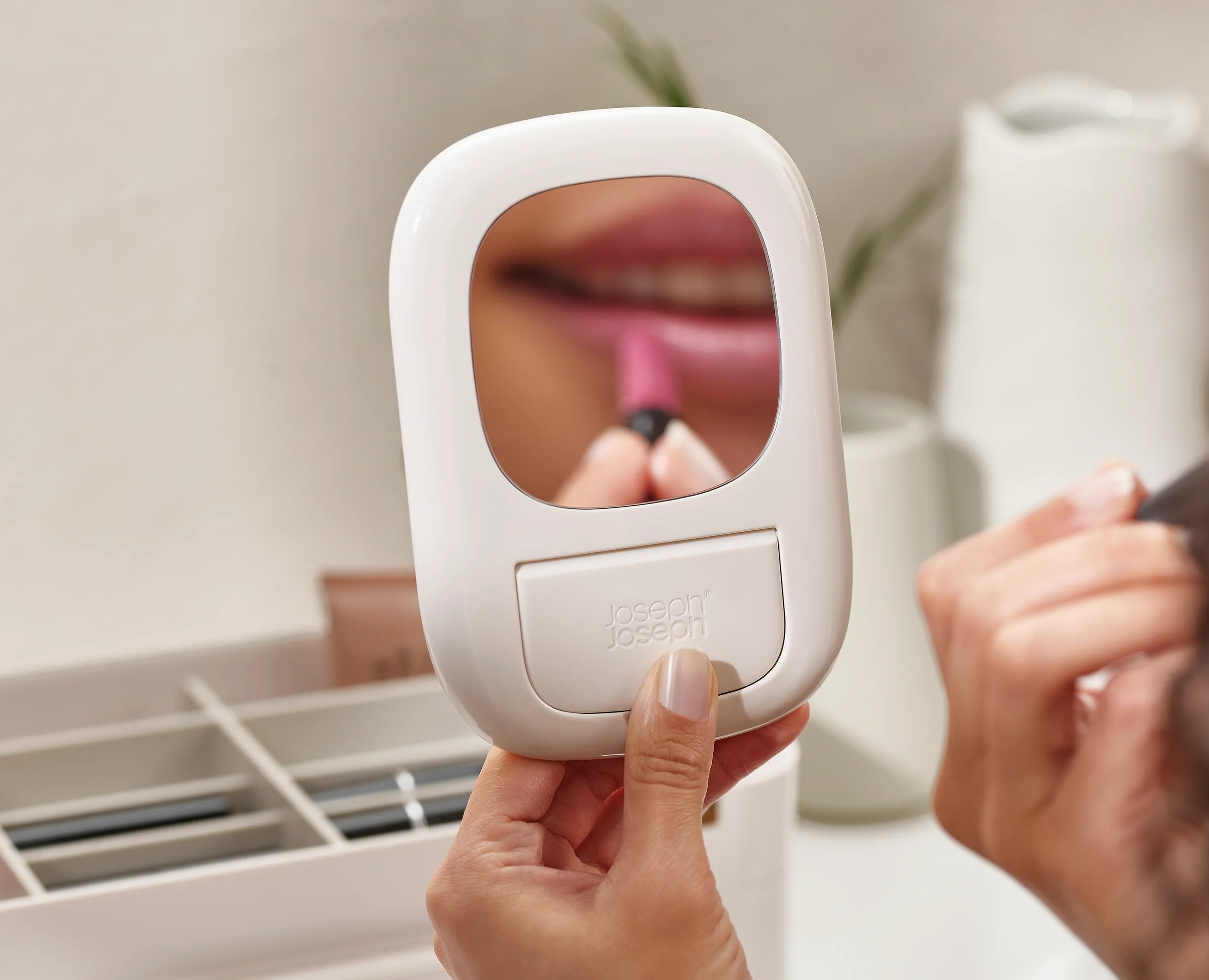 Viva Large Cosmetic Organiser with Removable Mirror - Image 7