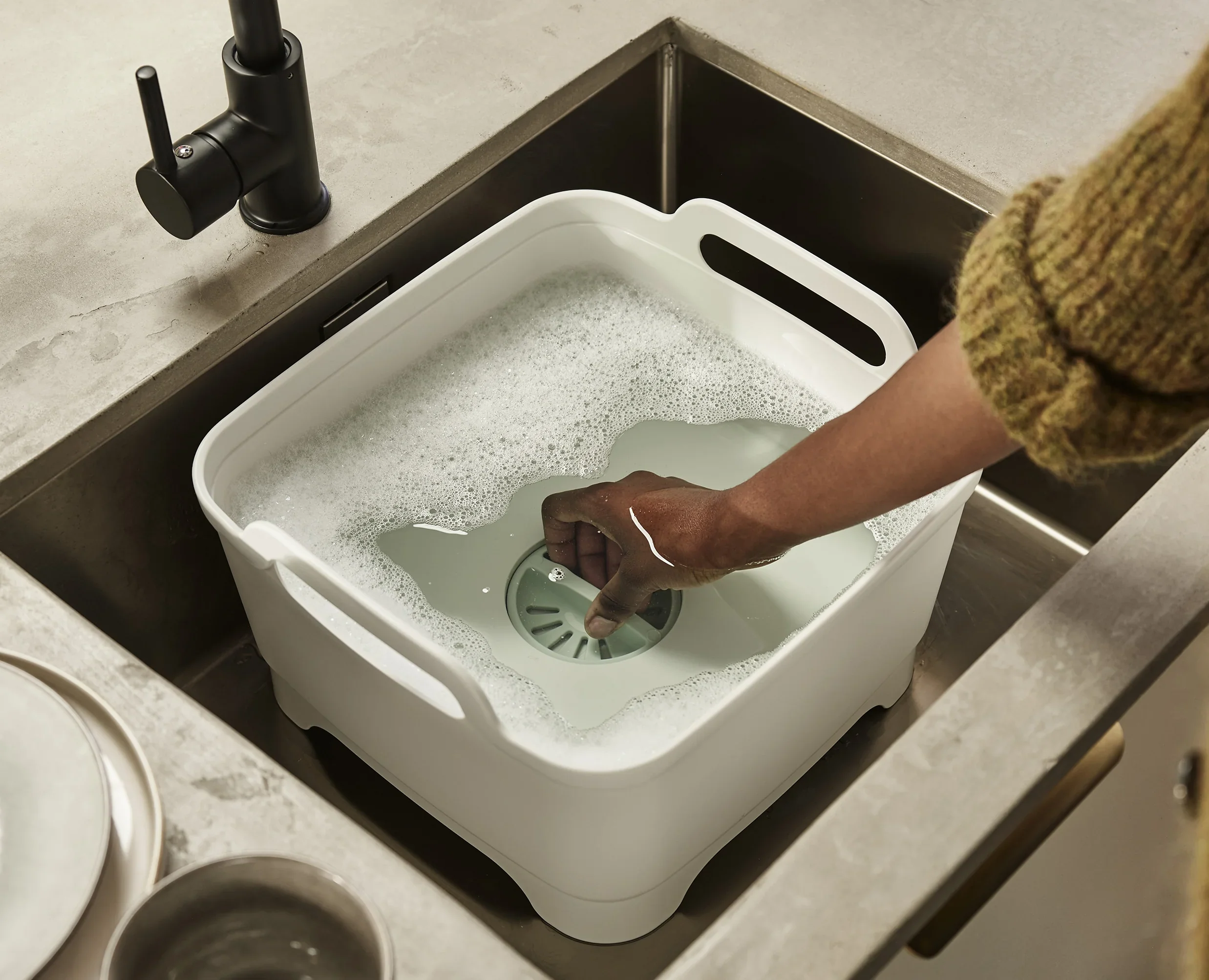 Wash&Drain™ Stone Green Washing Up Bowl - Image 3